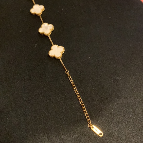 Beautiful shell Bracelet - Picture 3 of 5